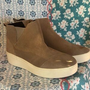 Toms Tan Platform Ankle Boots